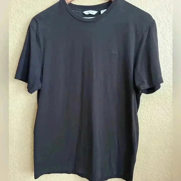 Calvin Klein Short Sleeve Crewneck Tee - Picture 2 of 6